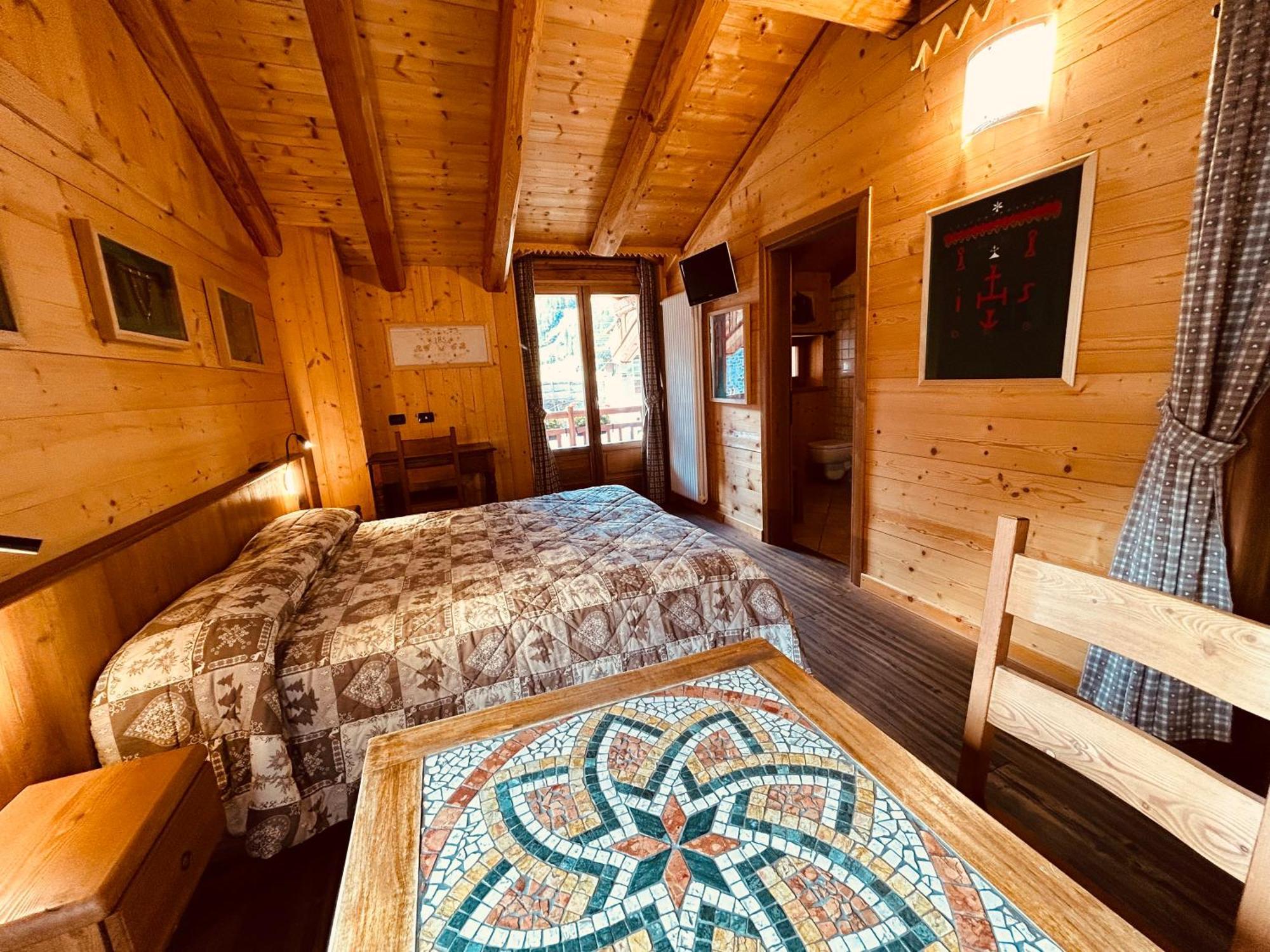 Hibou Chambres - Cogne Bagian luar foto