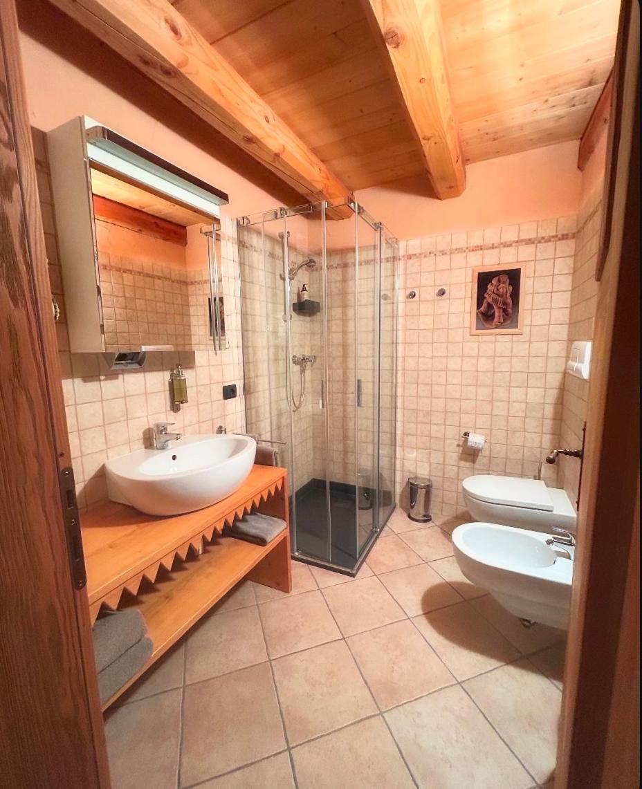 Hibou Chambres - Cogne Ruang foto