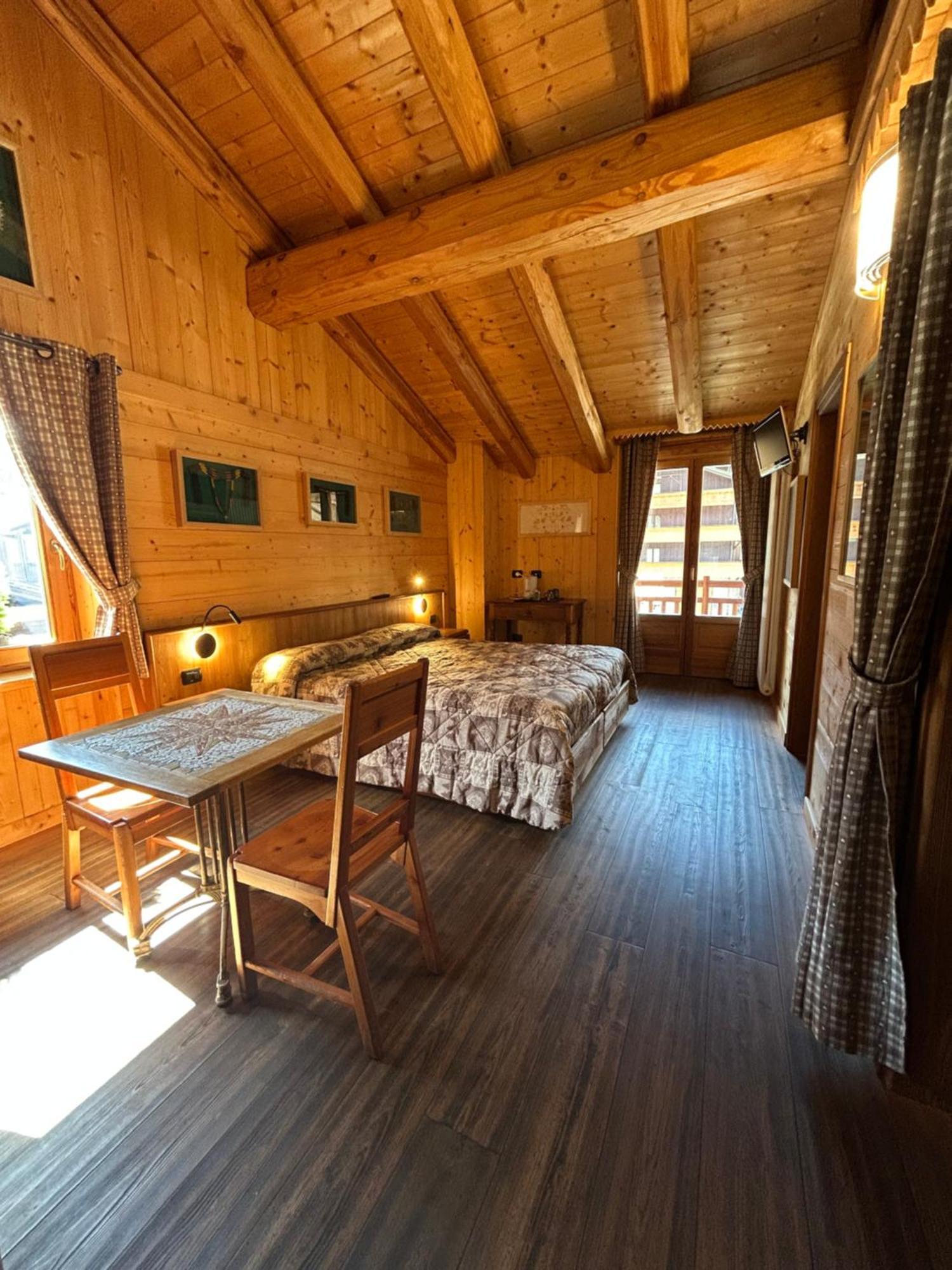 Hibou Chambres - Cogne Bagian luar foto